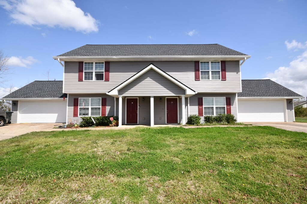 Primary Photo - 2135 Jenkins Rd