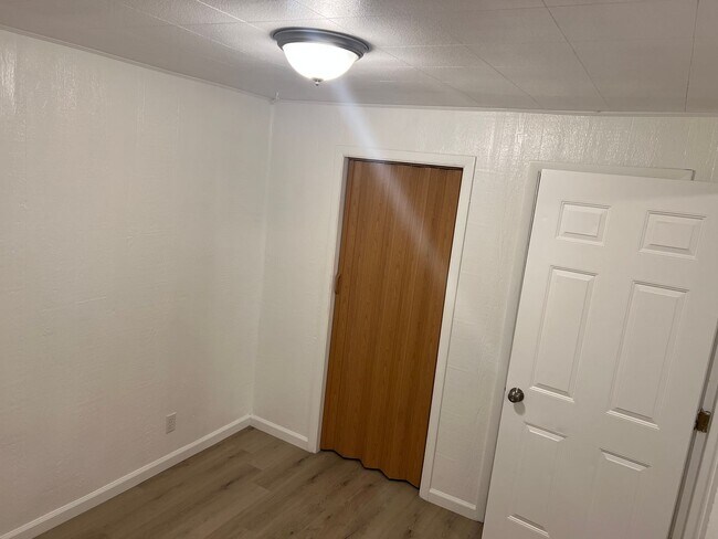 Foto del edificio - 1-Bedroom, 1-Bath Home – Fully Fenced with...