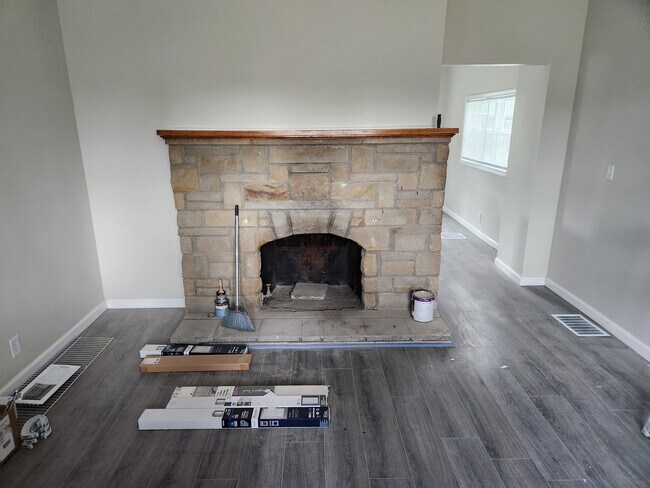 Building Photo - 468 Dravo Ave