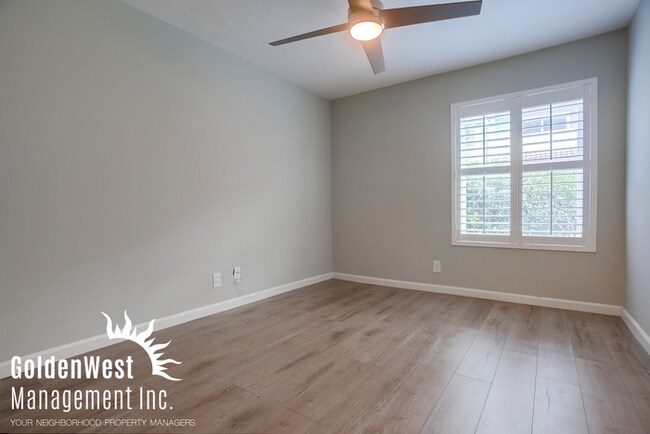 Building Photo - 1 Bdm 1Ba Condo in Beautiful Del Mar