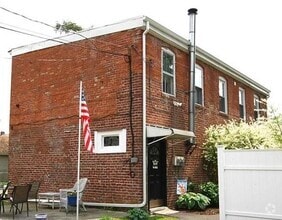Building Photo - 158 6th St