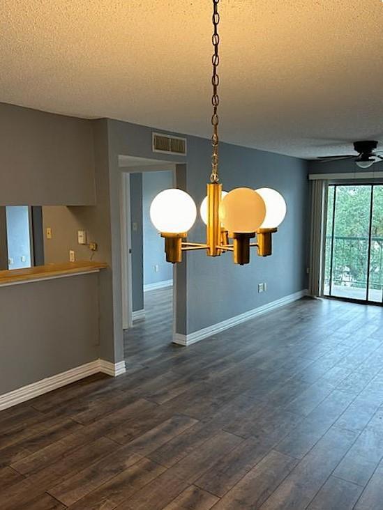 Building Photo - 2818 S Bartell Dr
