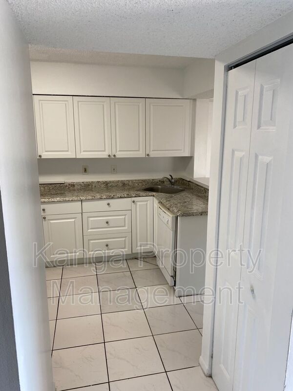 Foto del edificio - 11405 NW 35th St