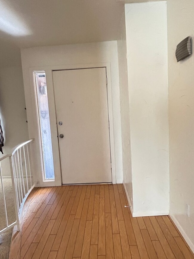 Foto del edificio - 4 Bedroom, 2 Bathroom Updated home with Pool!