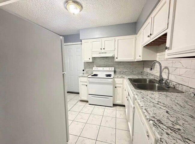 Building Photo - 3515 Yorkfield Dr