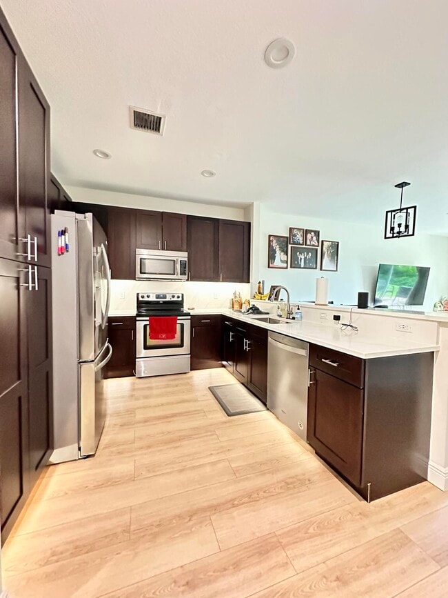 Building Photo - 7776 Deercreek Ct