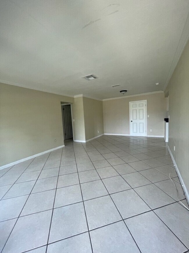 Foto del edificio - 3 Bed 2 Bath Home | Pet Friendly | Washer ...
