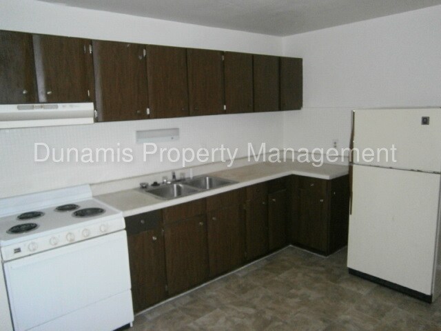 Primary Photo - 426 Chambers Rd