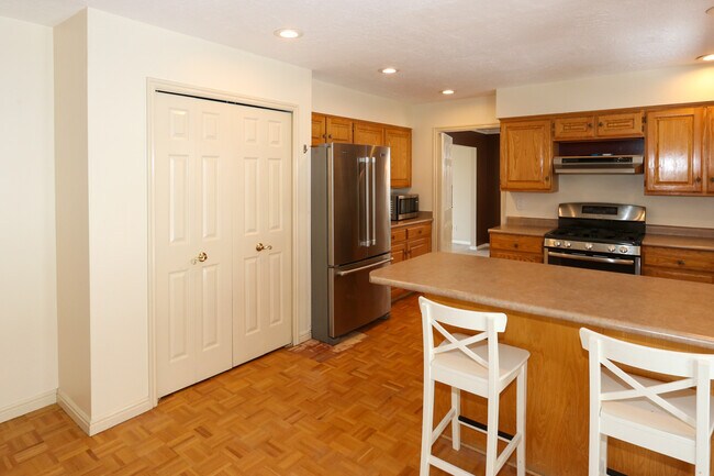 Building Photo - 752 Northview Cir