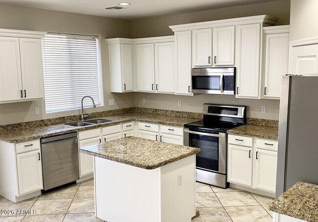 Foto del edificio - 29525 N Smokey Ln