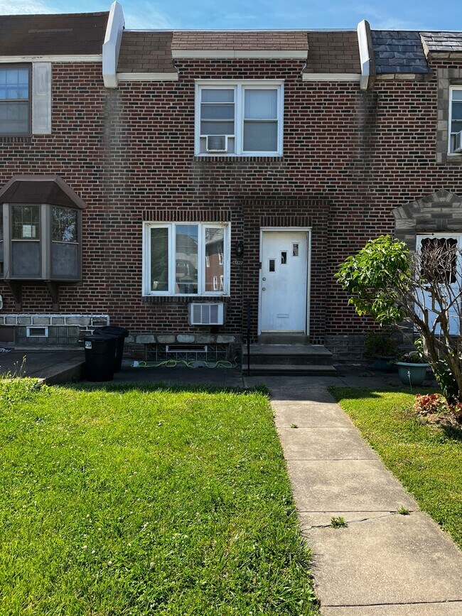 Building Photo - 5822 Weymouth St