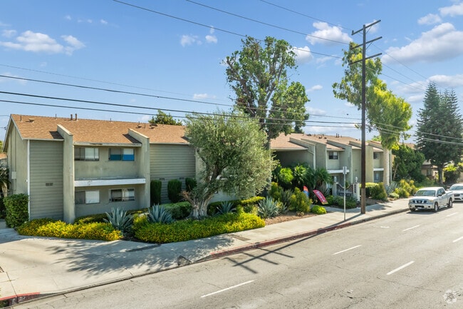 Building Photo - Mulberry Gardens