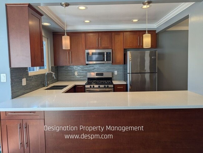 Foto del edificio - 7638 Hampton Ave