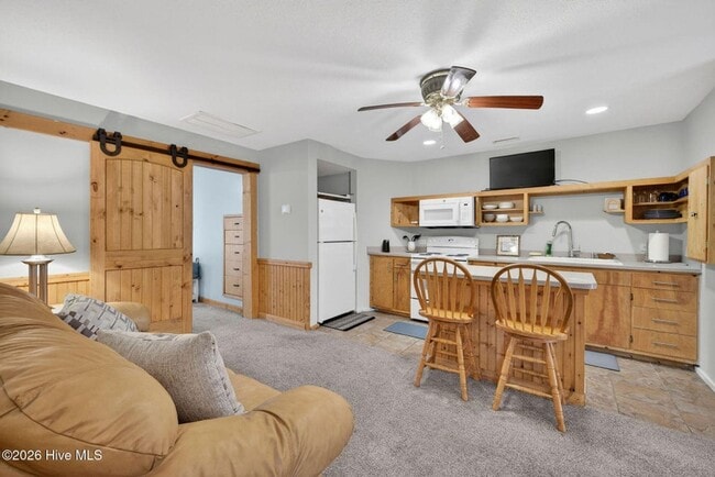 Photo - UNIQUE FURNISHED APARTMENTS WITH CUSTOM WOODWORK