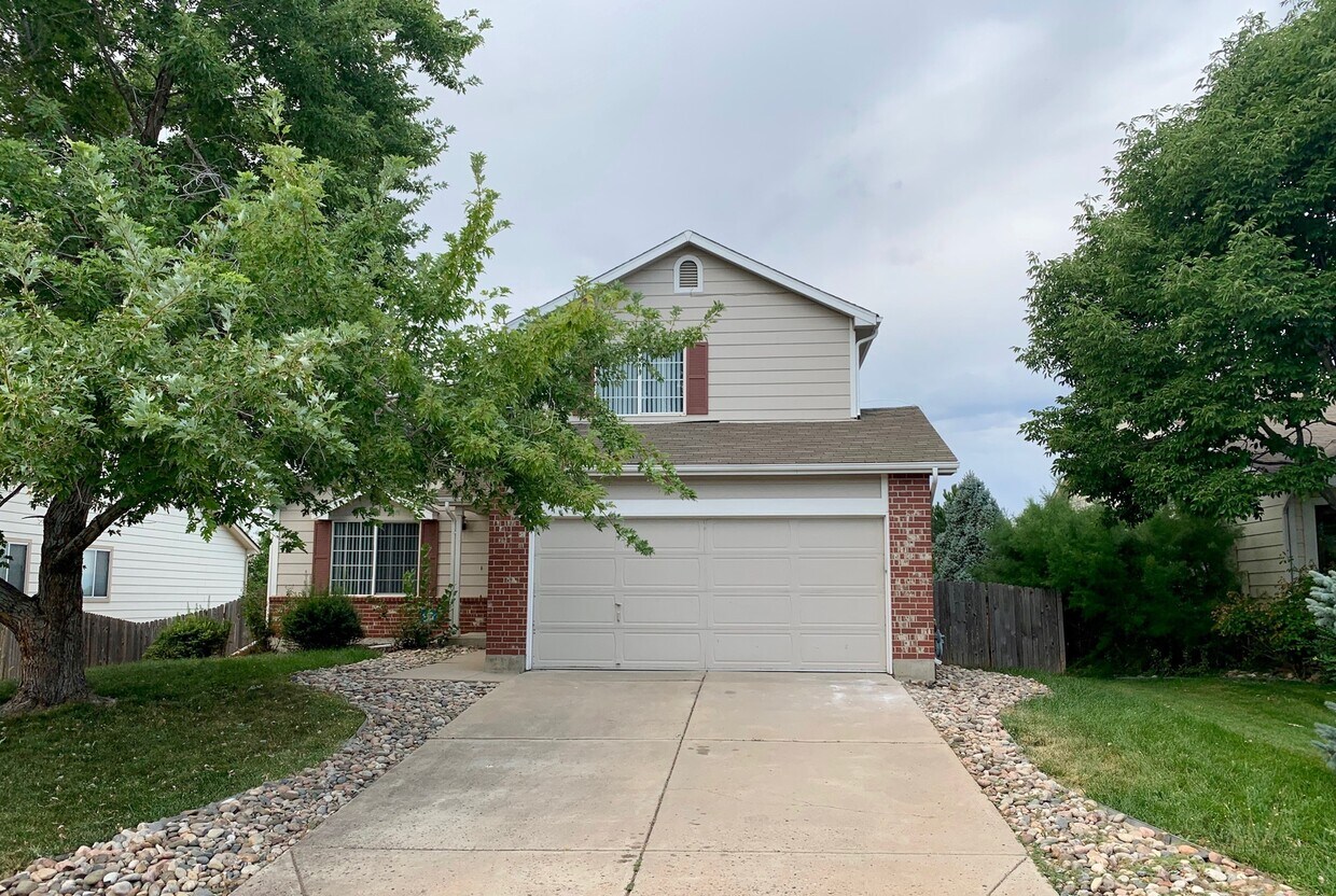 Renovated 4 BR/4BA Home with Large Backyar... - Renovated 4 BR/4BA Home with Large Backyar...