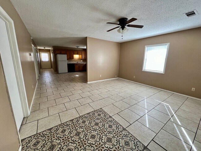 Foto del edificio - Cozy 3B/2B Home Available to Rent Now!