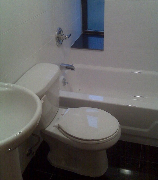 Building Photo - 202 MOTT St