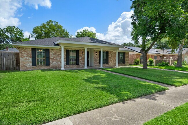 Foto del edificio - 11506 Hornbrook Dr