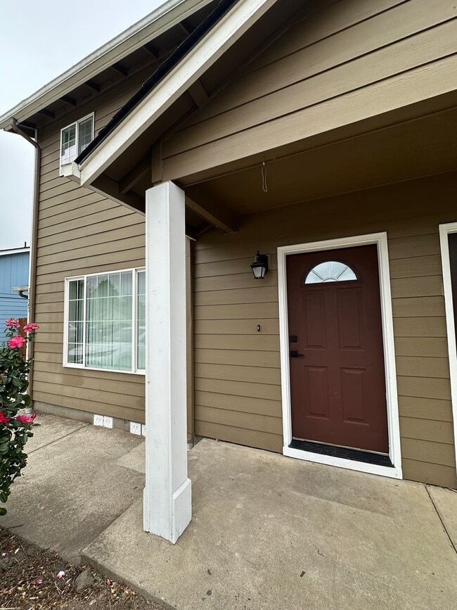 Building Photo - Rockingham Duplex- Northeast Salem
