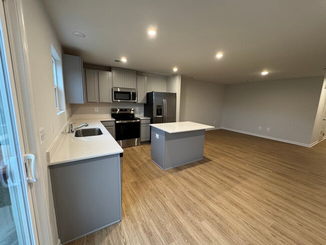 Building Photo - 18 Sophie Kathryn Dr