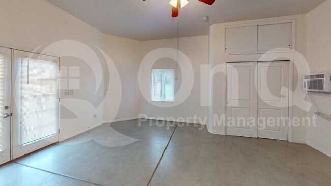 Foto del edificio - 216 E Waverly St