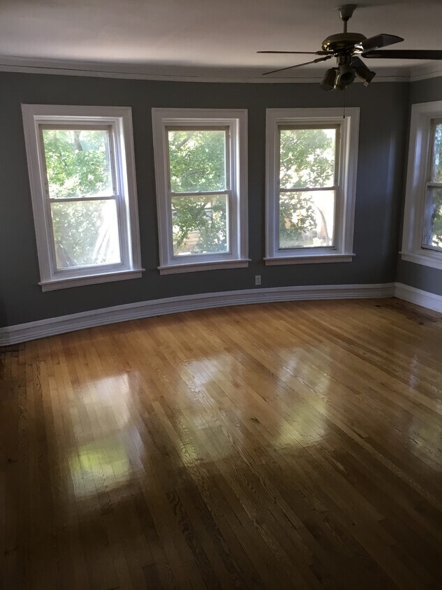 8051 S Essex Ave Unit 2N, Chicago, IL 60617 8051 S Essex Ave Chicago, IL