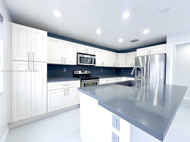 Foto del edificio - 3087 SW 153rd Path