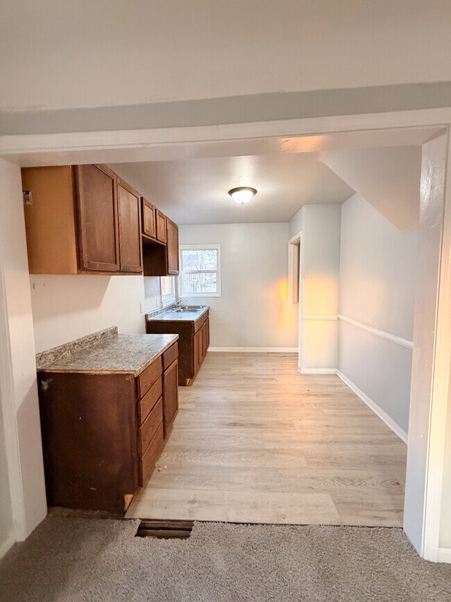 Foto del edificio - 9220 Mansfield St