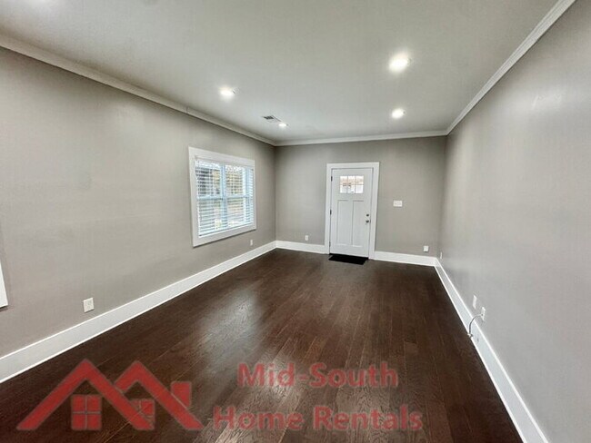 Foto del edificio - 1046 Tanglewood St