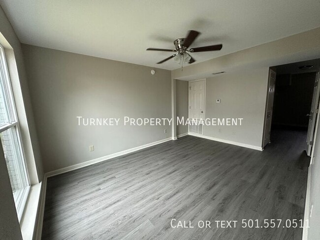 Building Photo - 1901 Sanford Dr