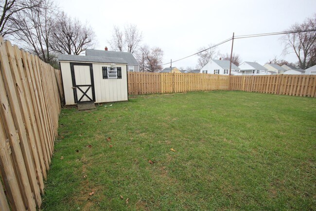 Building Photo - New Renovation 2 Bedroom, 1 Bath Single-fa...