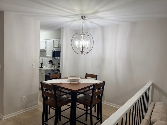 Building Photo - 808 Kendall Dr