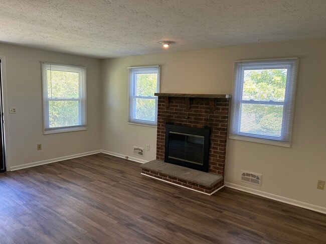Building Photo - 126 Larkins Xing