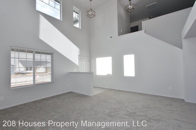 Foto del edificio - 4 br, 2.5 bath House - 17776 N. Pegram Way