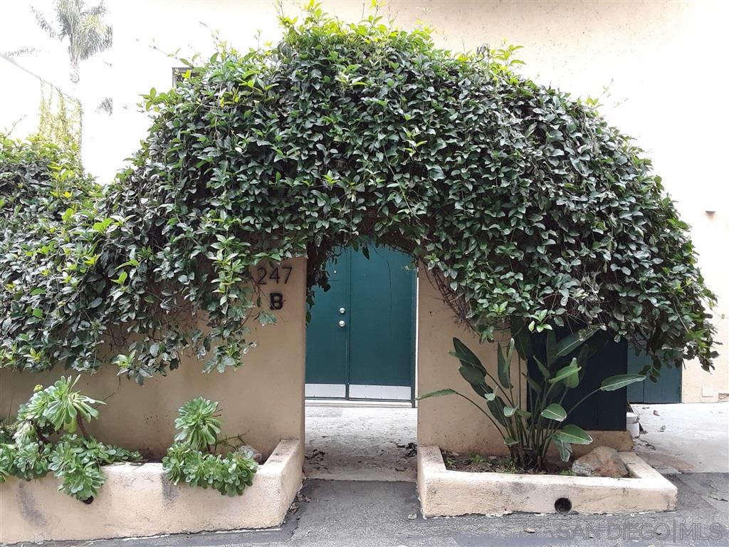 Foto principal - 245-247 E Glaucus St