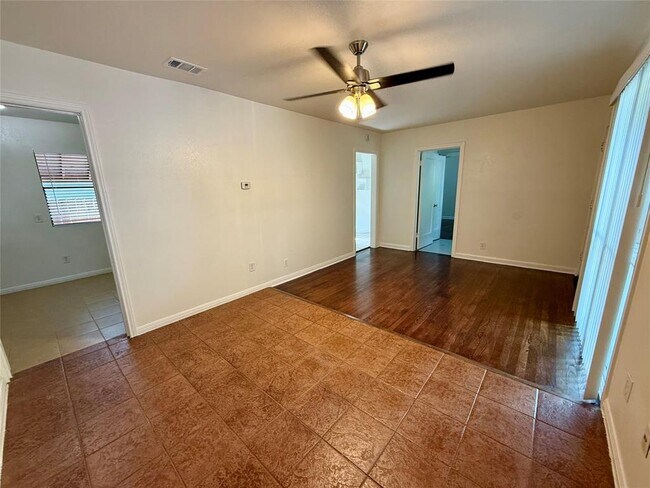 Foto del edificio - 1400 Justin Ln