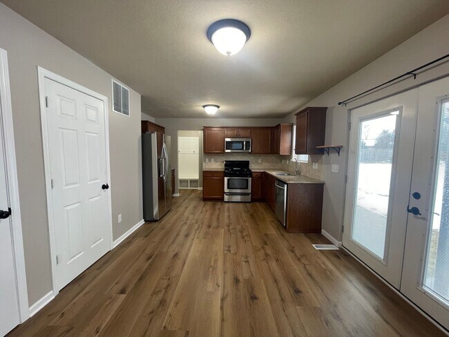 Foto del edificio - MOVE IN SPECIAL: Four Bedroom Home in Mattawan