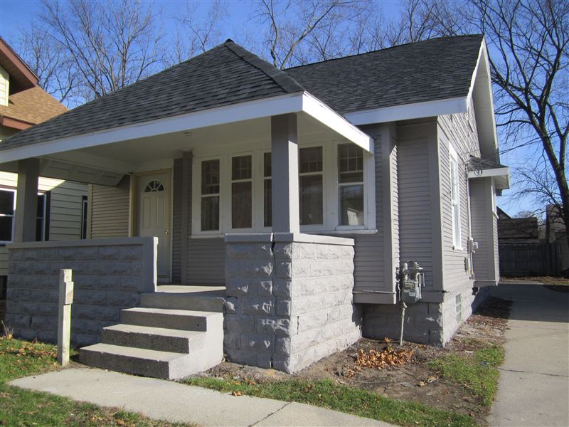 Primary Photo - 1052 Kalamazoo Ave SE