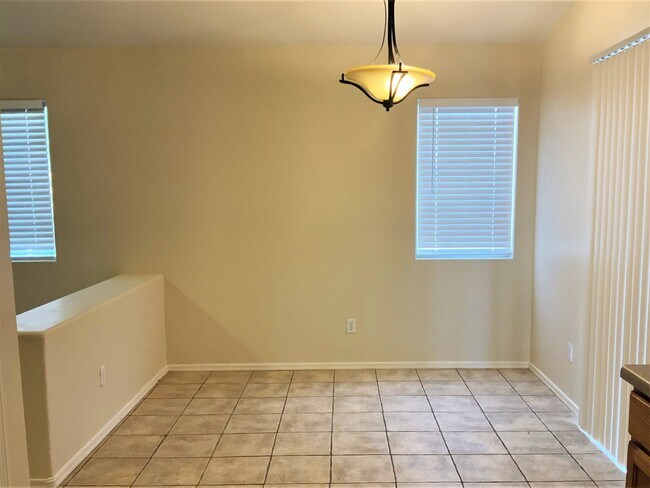Building Photo - 15 E Peppergrass Pl