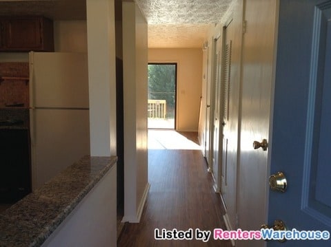 Building Photo - 1406 Springleaf Cir SE