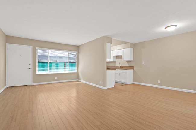 Building Photo - 1314 Wilshire Blvd in Santa Monica - near ...