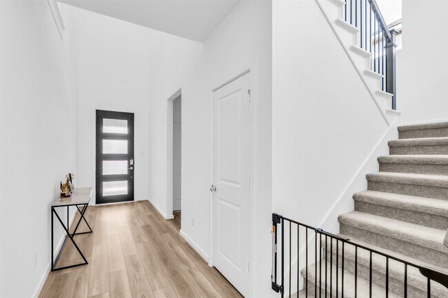 Building Photo - 17822 Carnation Gln Dr