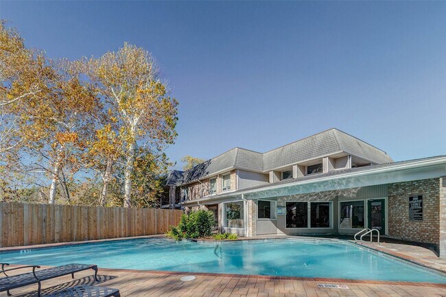 Foto del edificio - 2234 S Piney Point Rd