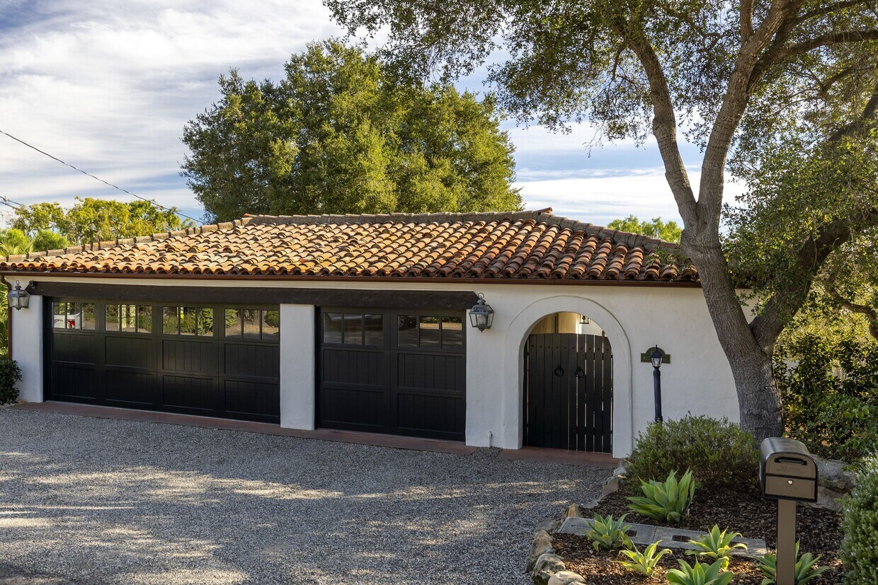 Primary Photo - 1829 Mira Vista Ave