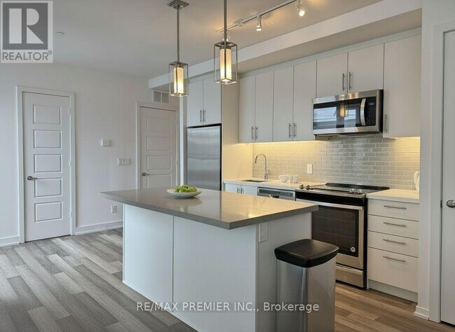 Building Photo - 303 Broward Wy.