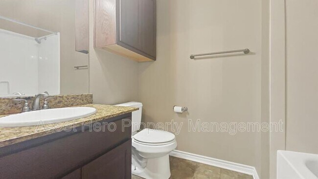 Building Photo - 122 Forest Dr