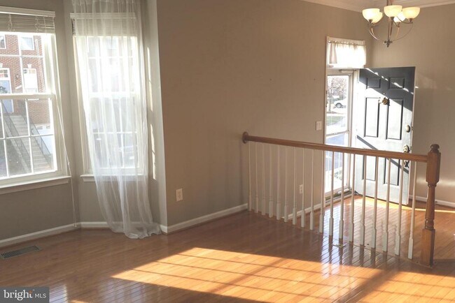 Foto del edificio - 21543 Trowbridge Square