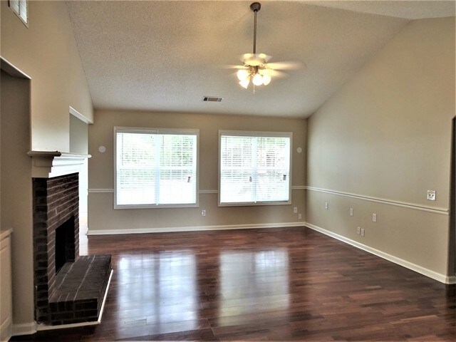 Foto del edificio - 538 Pin Oak Drive