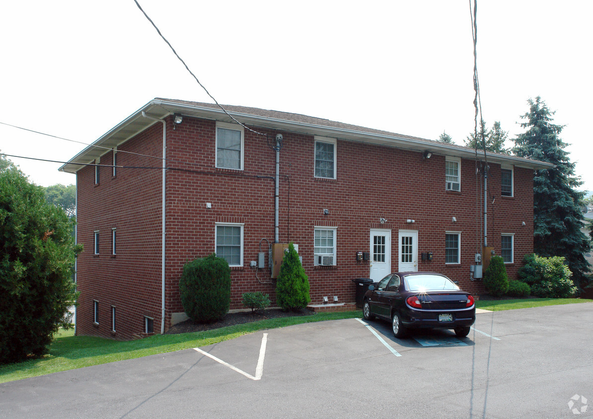 Building Photo - Mack Apartments