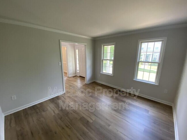 Building Photo - 7218 John Taylor Mews